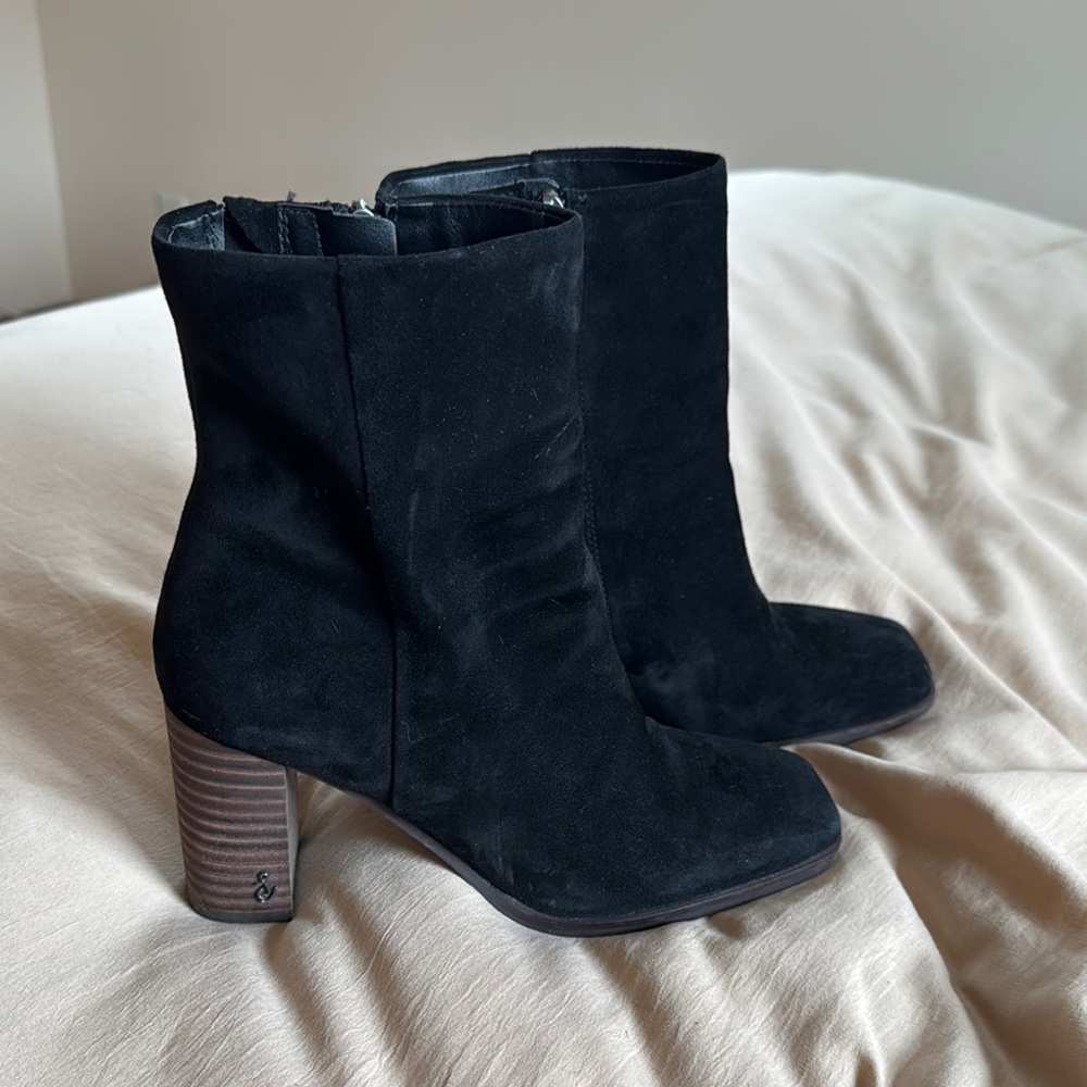 Elegant Black Suede Ankle Boots